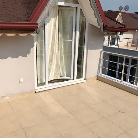Bostanci House *